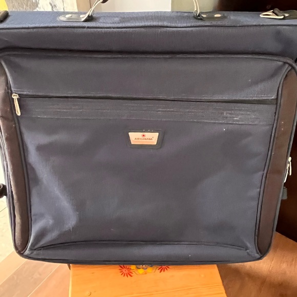 Late 90s AIR CANADA SUIT CARRY ON - Picture 13 of 13